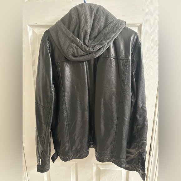 Men’s Levi Jacket - Picture 5 of 6